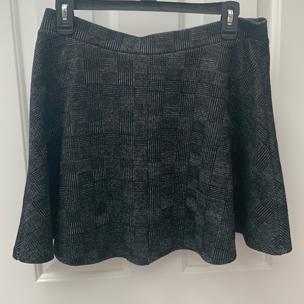 Mini wool flared mid rise skirt